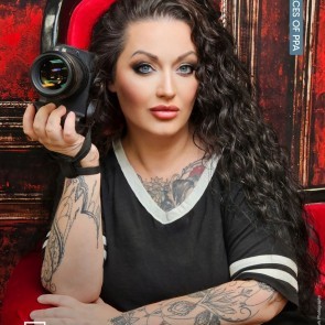 Faces_Laura_Dark_PPmag.jpg