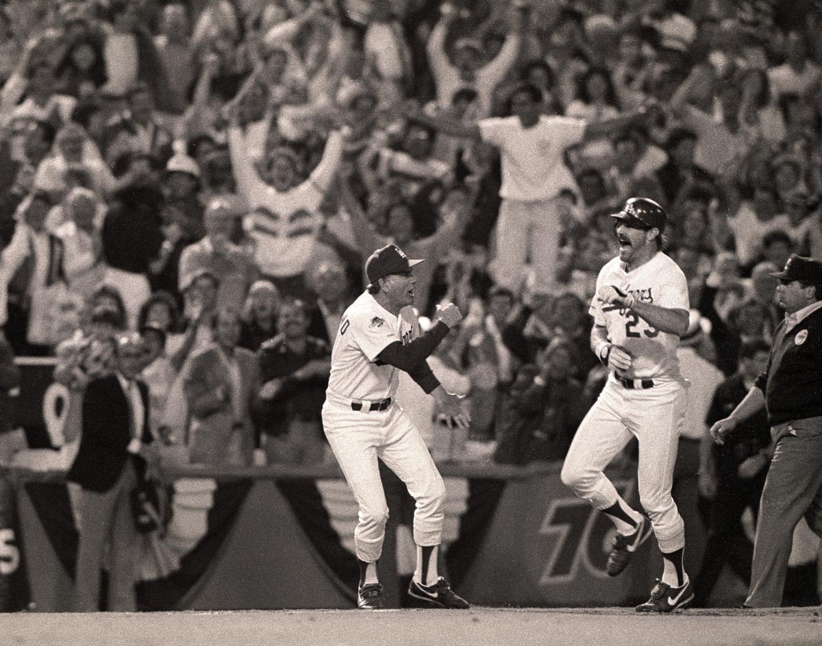 Dodgers Kirk Gibson rounding the bases in 1988 World Series after walk-off home run
