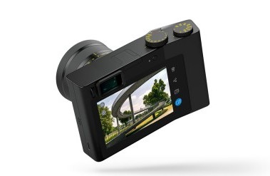 20191header_zeiss_zx1_02.jpg