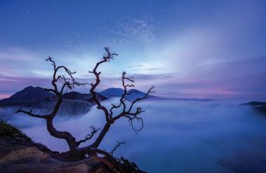 Dusk_to_Dawn_on_Mt_Ijen.jpeg